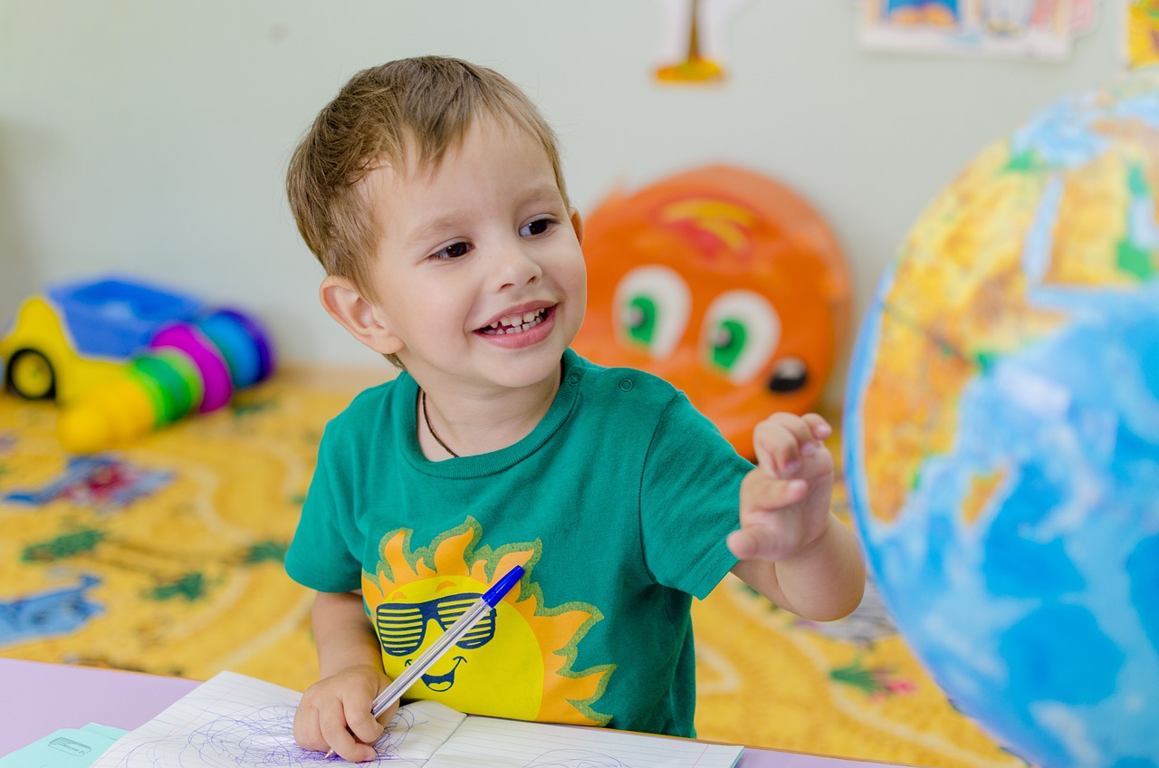 幼儿园歌唱比赛视频，孩子们的音乐梦想启航之旅