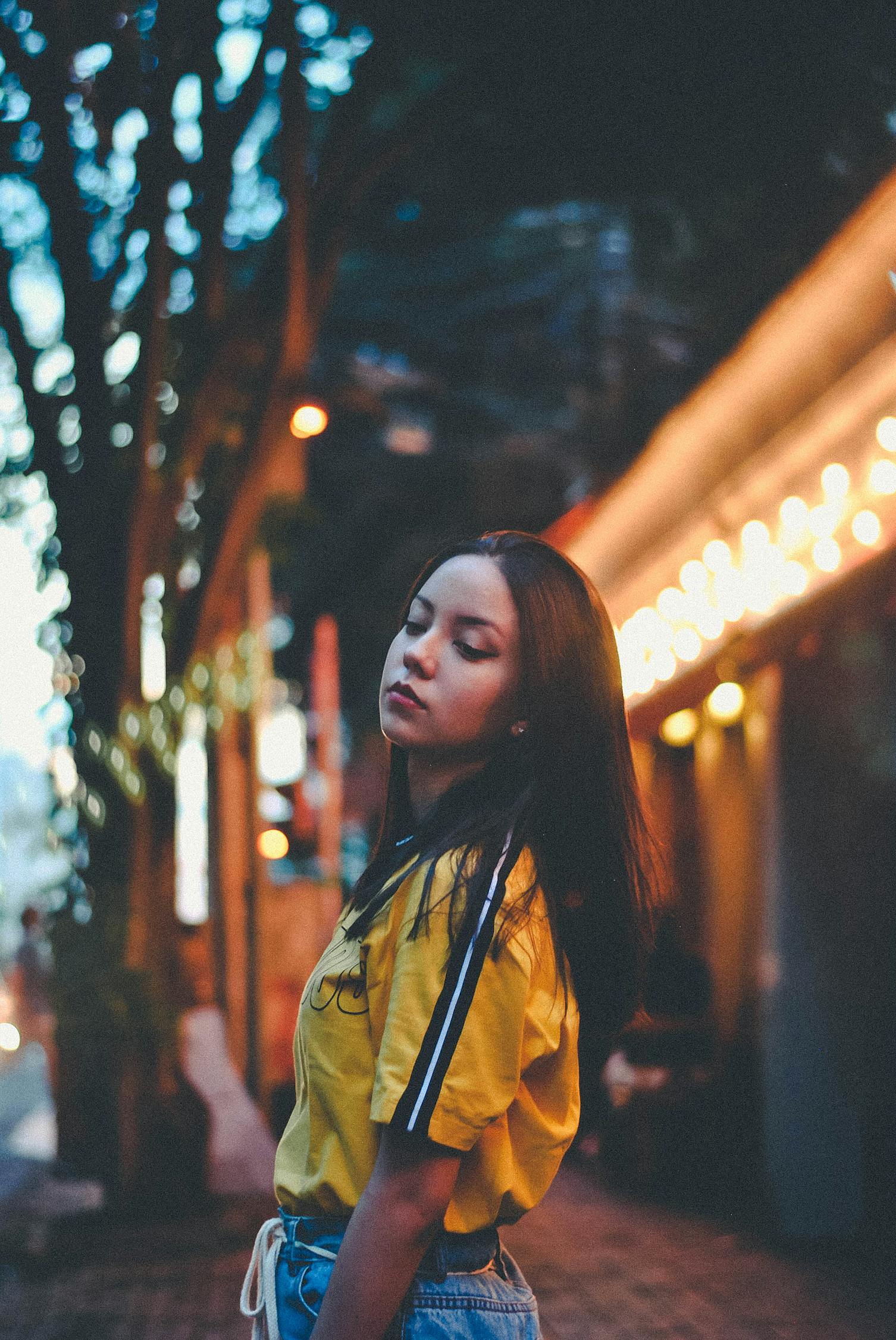 女演员与彩铃，声音的艺术魅力与表达之道