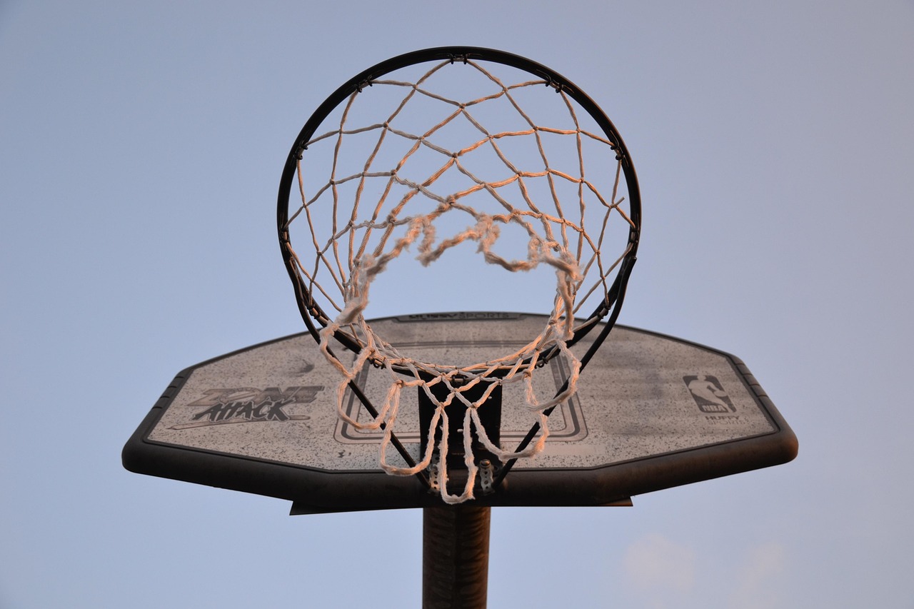 全球篮球新闻速递，最新NBA动态与篮球发展趋势解析