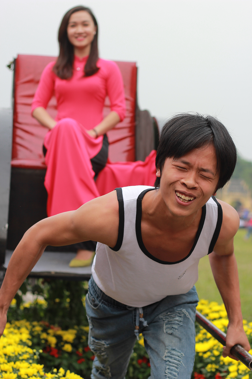 台湾搞笑男演员，演绎幽默，荧屏之光