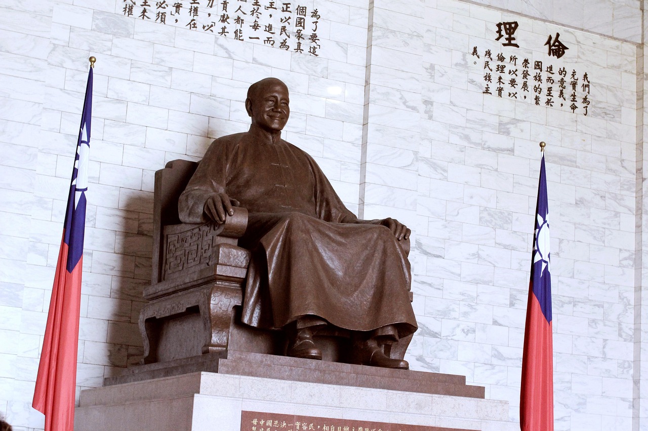 台湾军事装备演变，台军武器动态与现代化进程观察